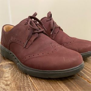 Clarks suede wing tip shoes size 7